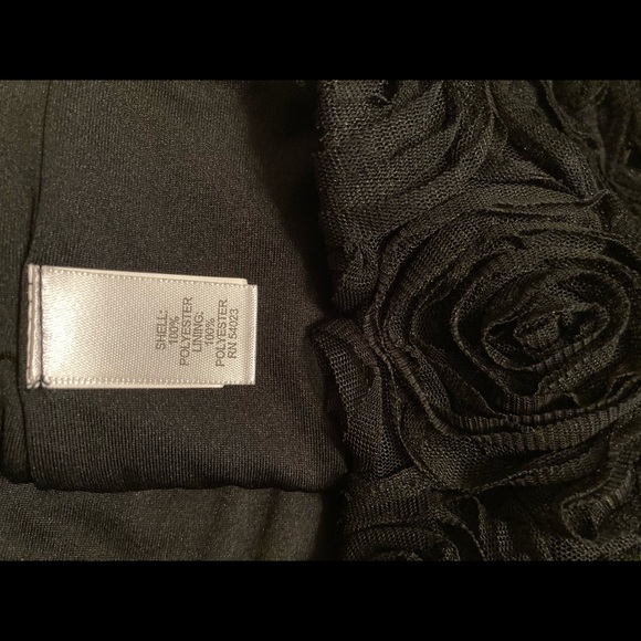 Woman’s Black Skirt, Size 8, layered rosettes - Picture 4 of 6